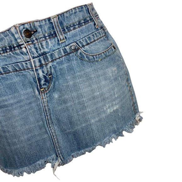 American Eagle Outfitters AEO Distressed Frayed Light Wash Mini Skirt 4 - Picture 3 of 9
